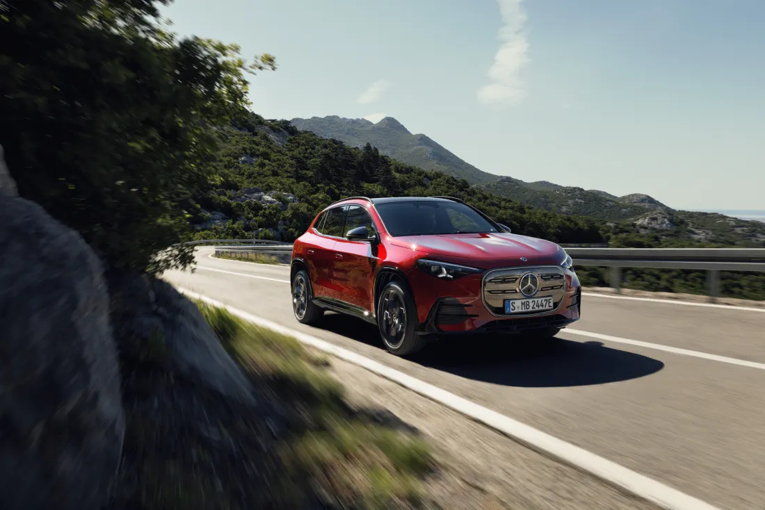Der neue Mercedes-Benz GLA: GLA auf der Küstenstraße