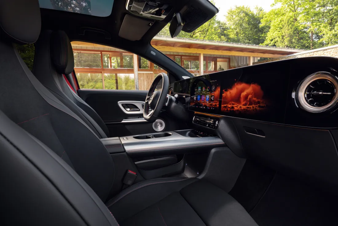 Der neue Mercedes-Benz GLA: Cockpit des GLA